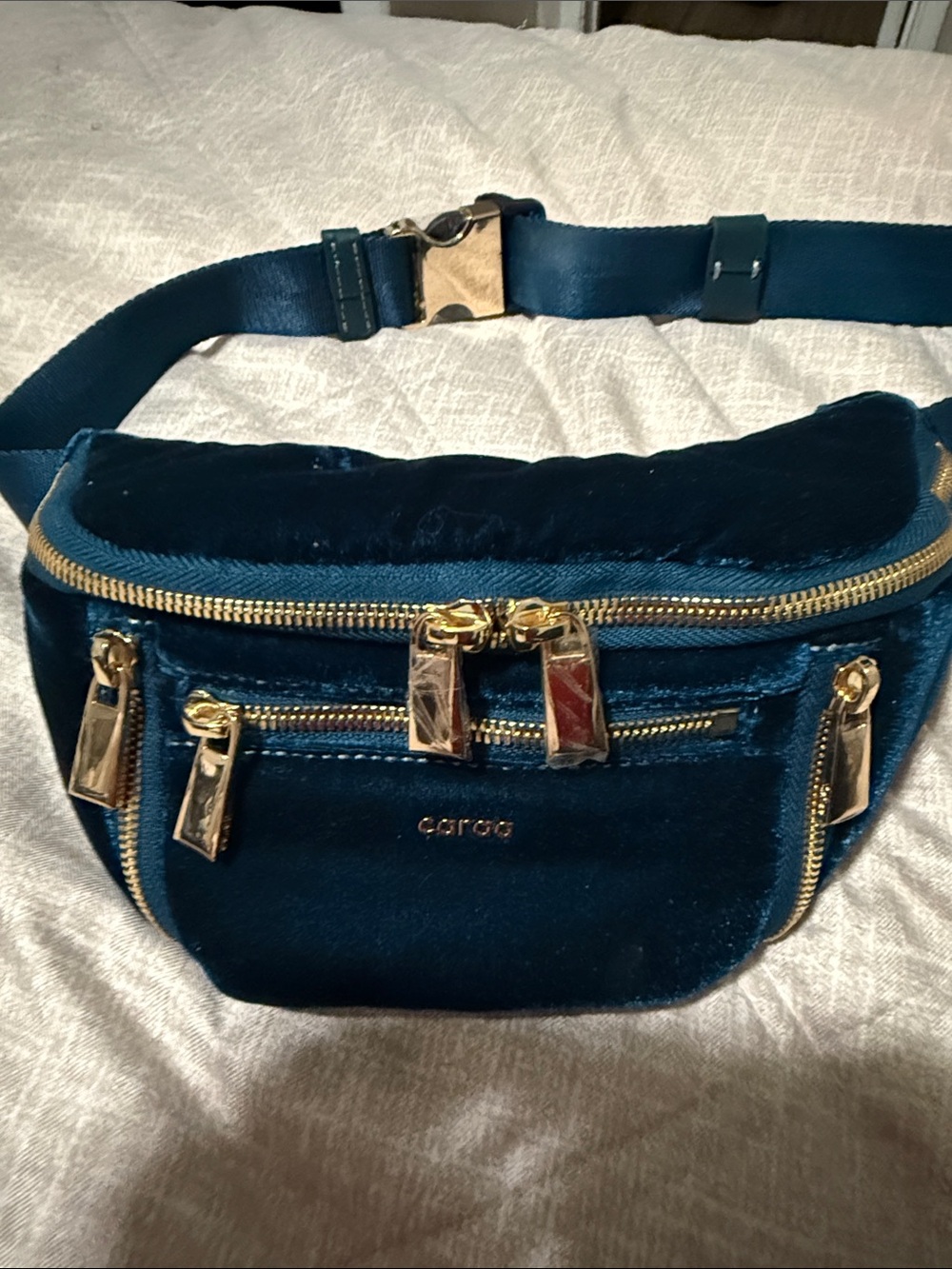 caraa
Sling Small Velvet Small in
Midnight - Picture 11 of 11